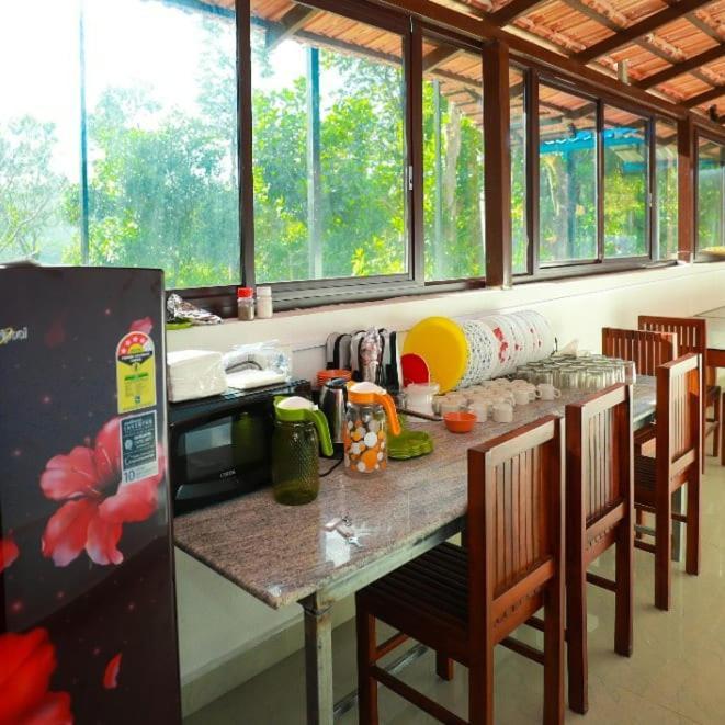 River View Guest House マディケーリ エクステリア 写真