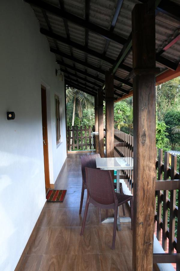 River View Guest House マディケーリ エクステリア 写真
